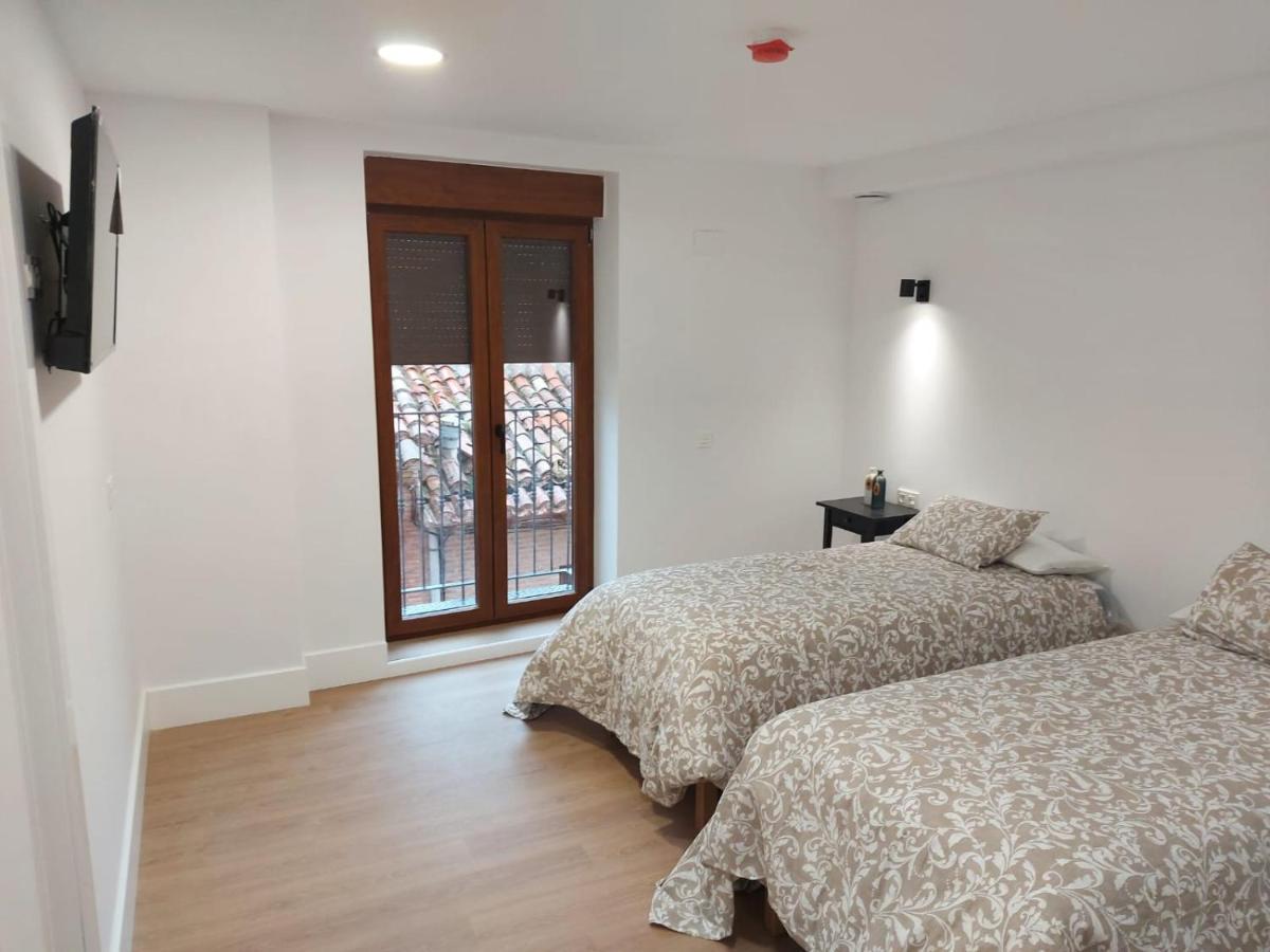 Hotel - Hostel Atuvera Санто-Домінго-де-ла-Кальсада Екстер'єр фото